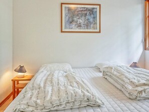 House | 3 bedrooms, individually furnished