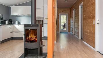 House | Private kitchen | Fridge, microwave, stovetop, dishwasher