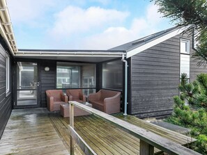 Exterior - Spacious Cottage in Harboøre With Sauna (Harboore)