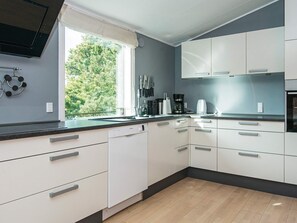 House | Private kitchen | Fridge, microwave, stovetop, dishwasher