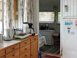 Fridge, microwave, stovetop, dishwasher - Comfy Holiday Home in Lolland With Conservatory (Nakskov)