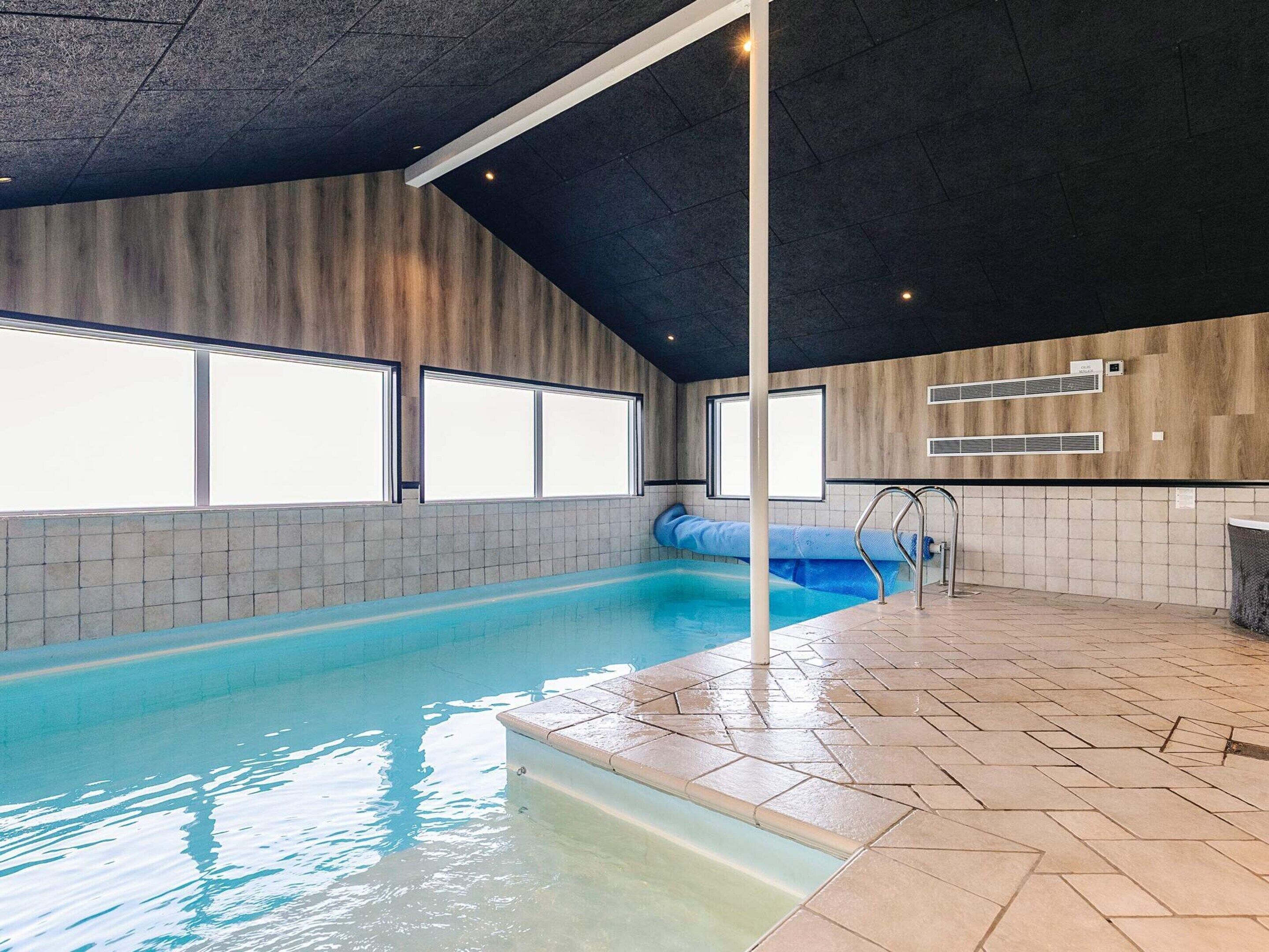 House | Pool