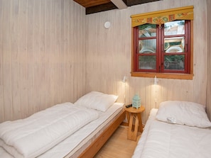 2 bedrooms, cribs/infant beds - Beautiful Holiday Home in Jutland With Terrace (Toftlund)