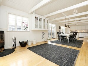 Dining - Spacious Holiday Home in Gilleleje With Terrace (Gilleleje)