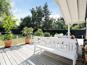 Balcony - Spacious Holiday Home in Gilleleje With Terrace (Gilleleje)
