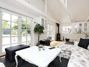 3 bedrooms, cots/infant beds - Spacious Holiday Home in Gilleleje With Terrace (Gilleleje)