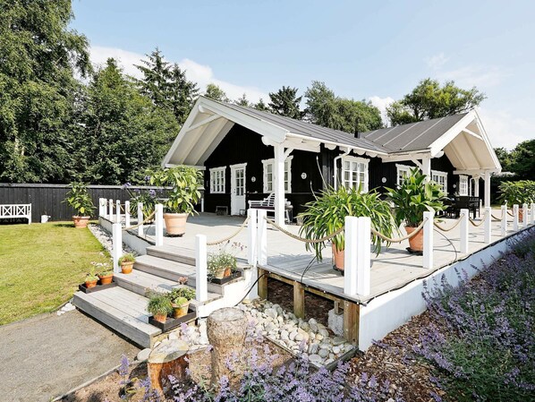 Property grounds - Spacious Holiday Home in Gilleleje With Terrace (Gilleleje)