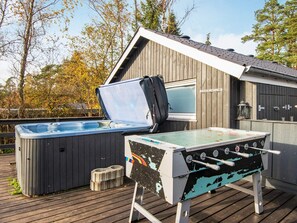 House | Outdoor spa tub - 6 Person Holiday Home in Ebeltoft (Ebeltoft)