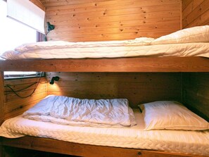 3 bedrooms, individually furnished, cribs/infant beds - 6 Person Holiday Home in Lokken (Lokken)