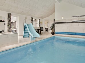 House | Pool