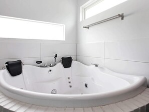 House | Spa treatment