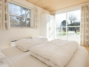 3 Schlafzimmer, Babybetten