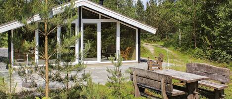 House | Tempat makan luar