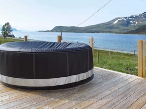 House | Spa treatment - Holiday Home in Arnøyhamn (Skjervoy)