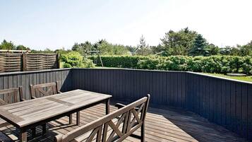 House | Outdoor dining