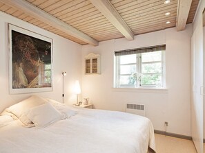 Hus | 3 soverom, strykejern/-brett, reiseseng for barn og sengetøy