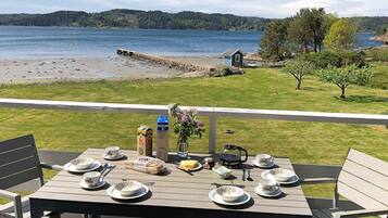 House | Water view