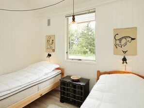 2 Schlafzimmer, Babybetten