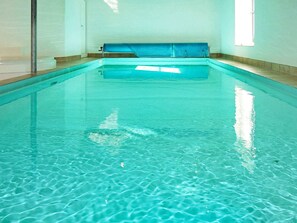 Huis | Zwembad | Een binnenzwembad en een buitenzwembad