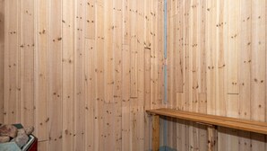Sauna - Fantastic Holiday Home in Hejls With Sun Loungers (Hejls)