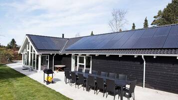 Rumah | Tempat makan outdoor