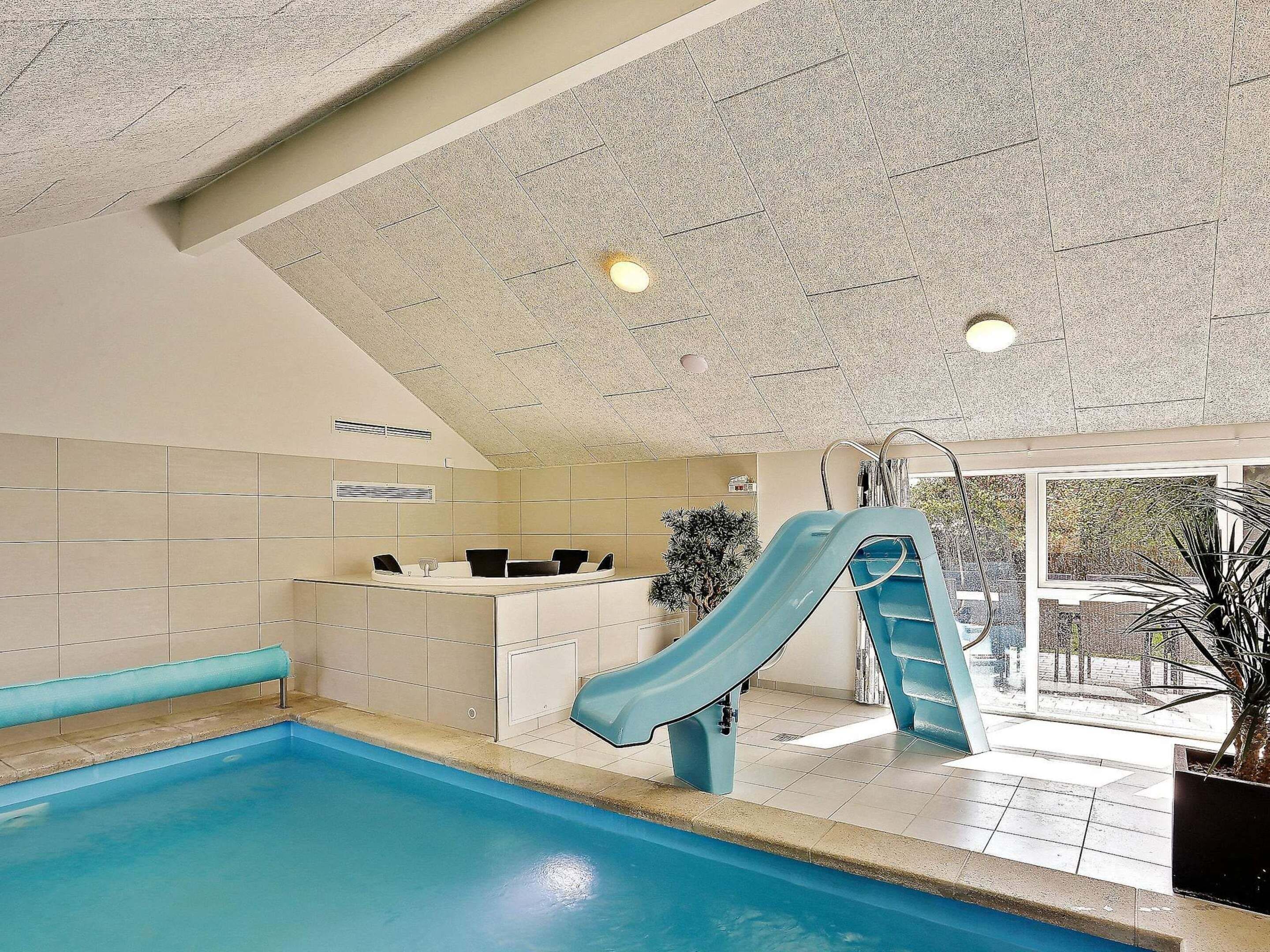 Hus | Pool | Inomhuspool och utomhuspool