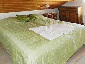 1 bedroom, individually furnished, bed sheets