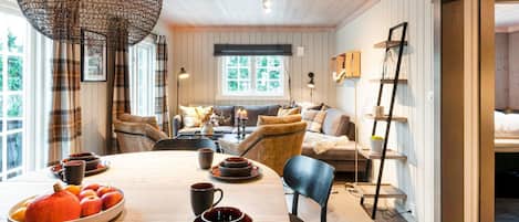 House | Dining
