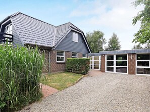 Exterior - 10 Person Holiday Home in Blavand (Blavand)