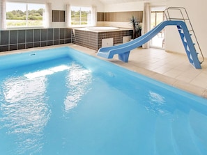 Casa | Piscina | Piscina interna, piscina externa
