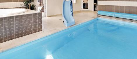 Maison | Piscine | Piscine intérieure, piscine extérieure