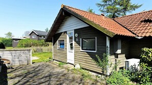 Exterior - Balmy Holiday Home in Børkop near Restaurants (Borkop)