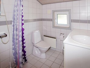 Bathroom - 4 Person Holiday Home in Hemmet (Hemmet)