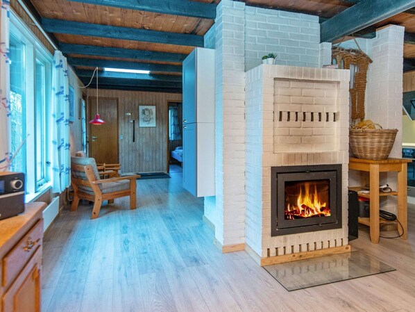 House | Interior - Tranquil Holiday Home in Glesborg with Hot Tub & Sauna (Glesborg)
