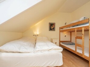 2 bedrooms, cribs/infant beds - 6 Person Holiday Home in Bindslev (Bindslev)