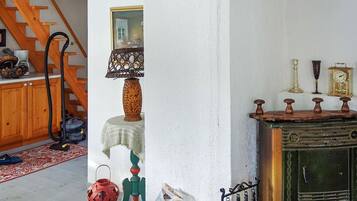 Rumah | 2 kamar tidur dan dilengkapi dengan perabotan berbeda-beda