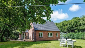 Exterior - Peaceful Holiday Home in Rømø Jutland With Terrace (Henne)