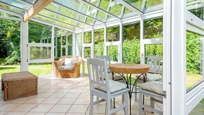 Outdoor dining - Peaceful Holiday Home in Rømø Jutland With Terrace (Henne)