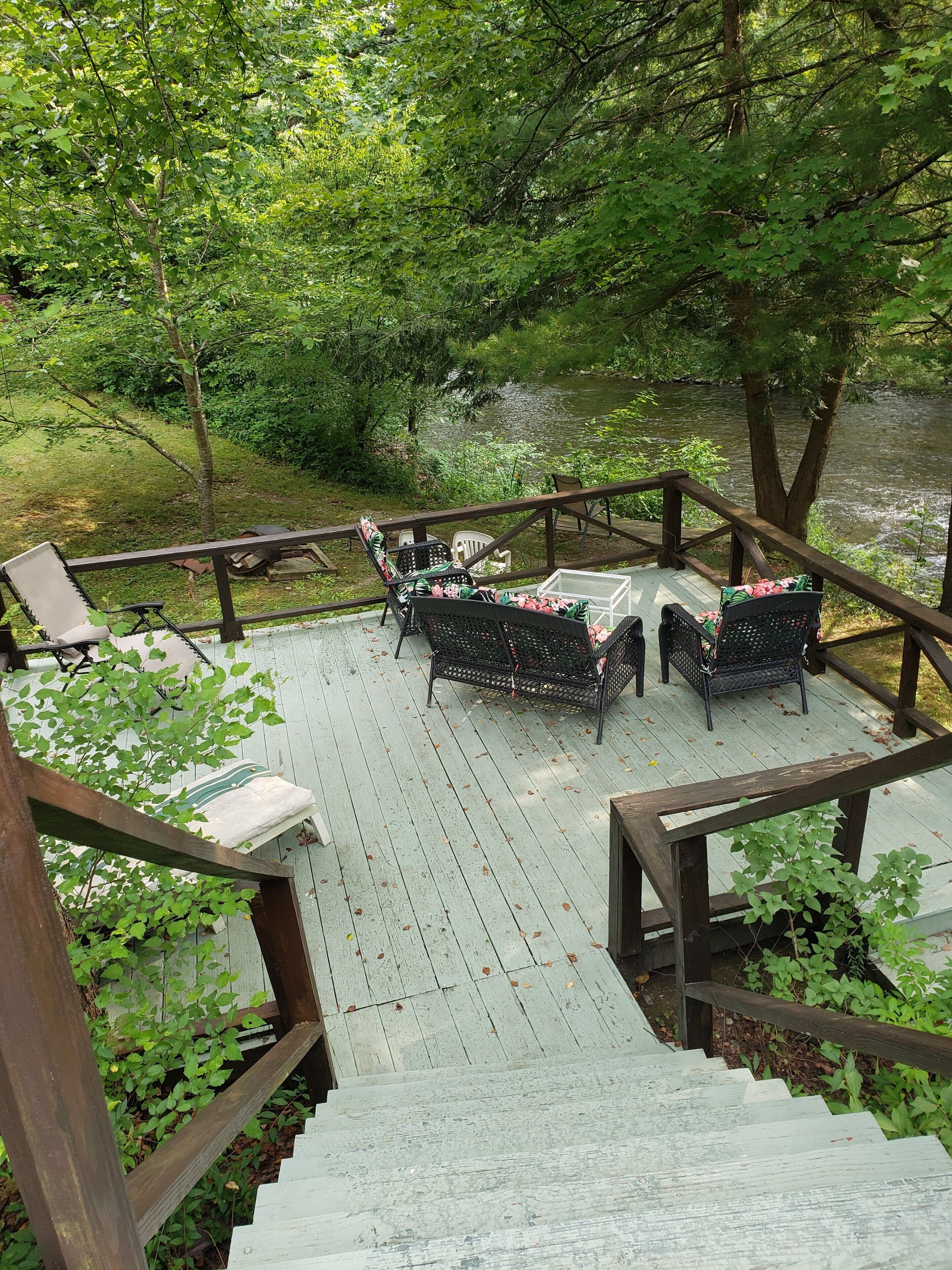 Charming Creekside Haven