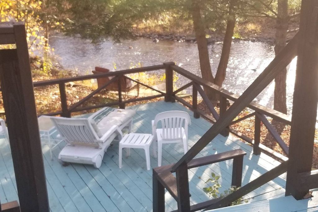 Charming Creekside Haven