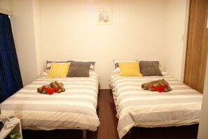 2 bedrooms, desk, free WiFi, bed sheets - Room203 Maxp6ppl 3DoubleBeds - Soliel Shinsaibashi / Osaka Ōsaka (Osaka)