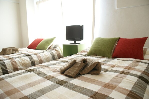 1 bedroom, desk, free WiFi, bed sheets