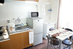 雪櫃、微波爐、爐具、廚房用具/餐具/器皿