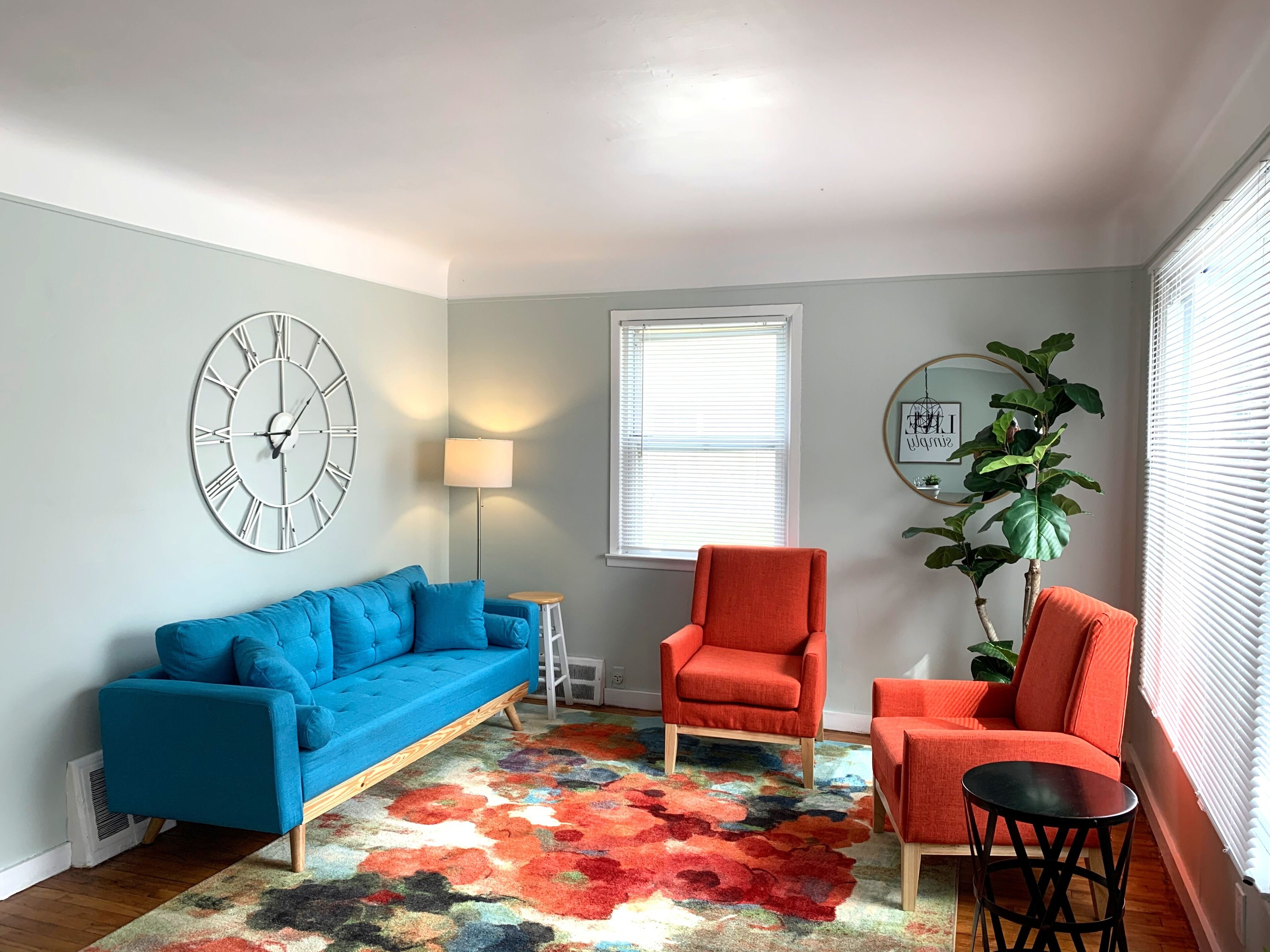 Colorful and Stylish Retreat - 5 Min To GM