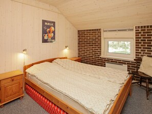 House | 3 bedrooms - Vibrant Holiday Home in BlÃ¥vand near Sea (Blavand)