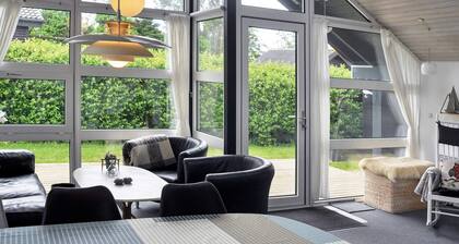 6 Person Holiday Home in Struer-by Traum