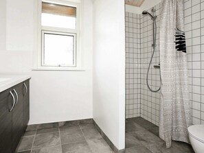 Bathroom - 12 Person Holiday Home in Hadsund (Hadsund)