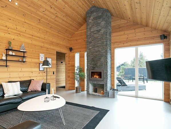 House | Living room - Captivating Holiday Home in Blåvand With Sauna (Blavand)