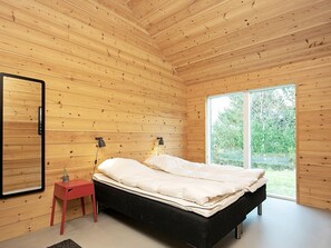 4 bedrooms, cots/infant beds - Captivating Holiday Home in Blåvand With Sauna (Blavand)
