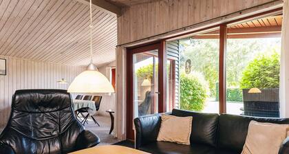 6 Person Holiday Home in Dannemare-by Traum